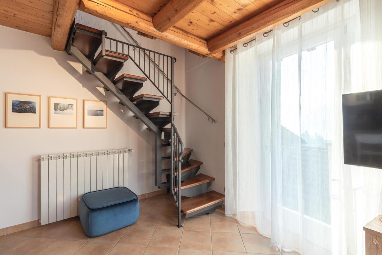 Casa Del Borgo "Aria & Acqua" Sul Lago Maggiore Maccagno Exterior photo