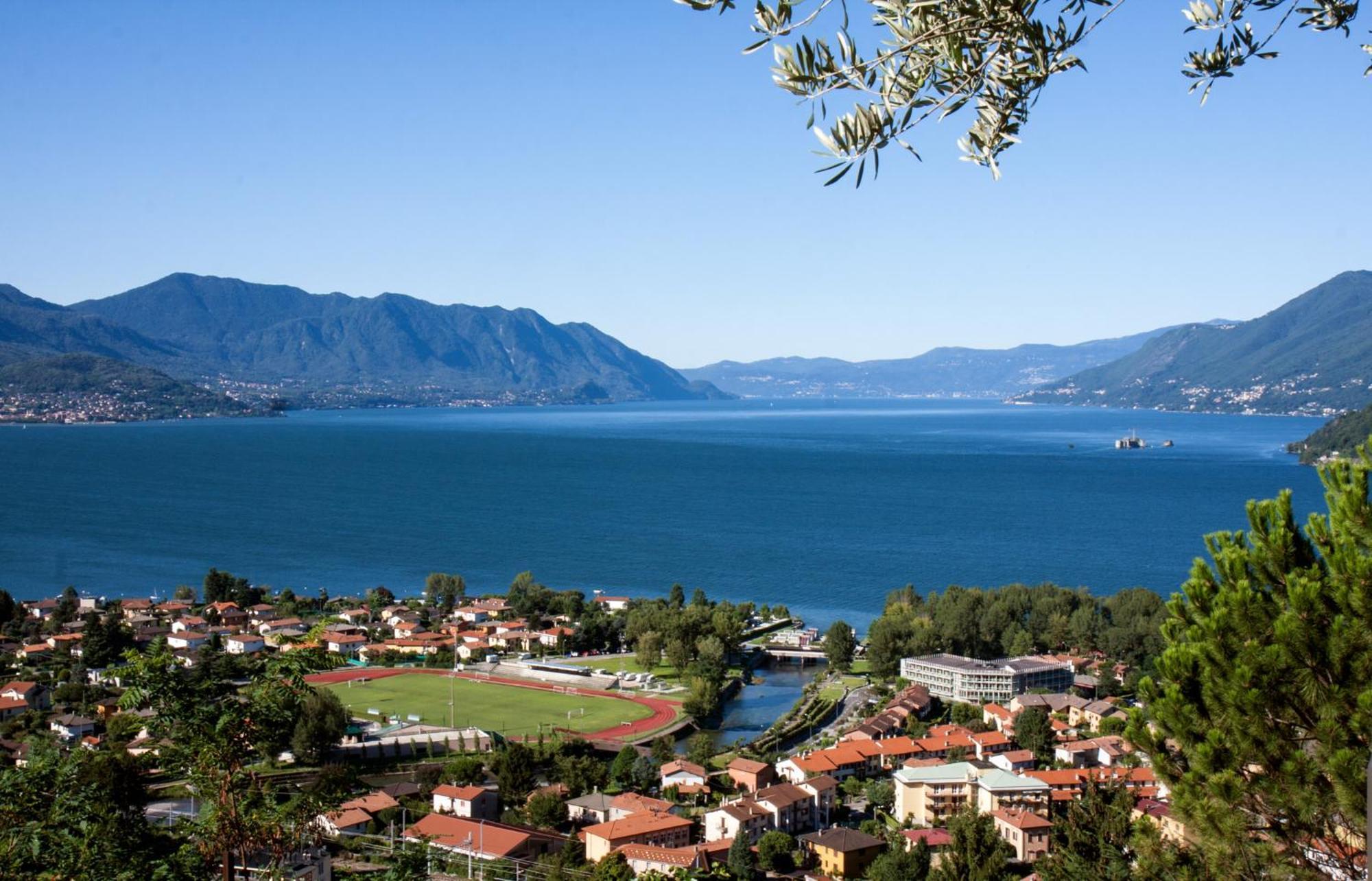 Casa Del Borgo "Aria & Acqua" Sul Lago Maggiore Maccagno Exterior photo